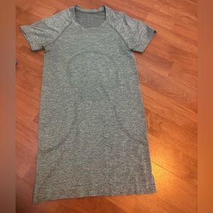 lululemon slate/white/gray swiftly tech 2.0
size O